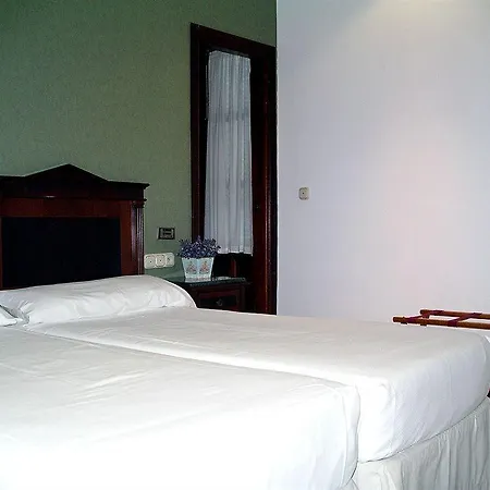 Baco Hotel 2*