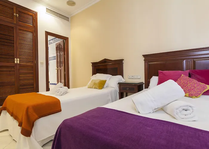 Baco Hotel 2*